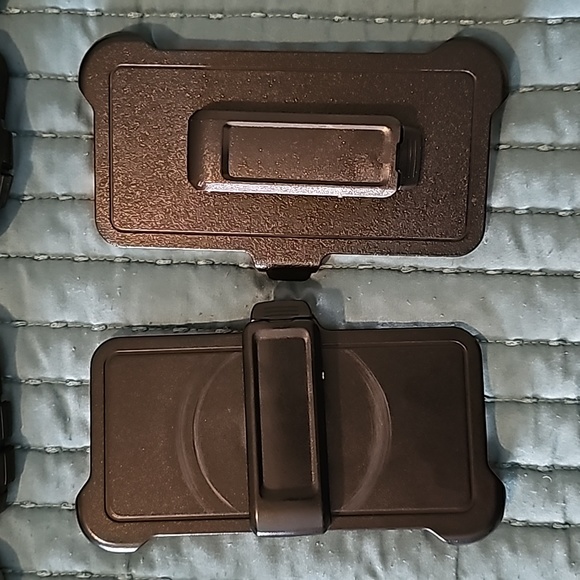 Set of 4 Samsung S10e Otter Boxes - Picture 8 of 9